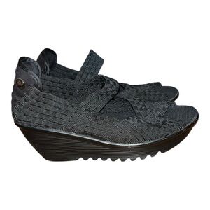 Bernie Mev. wedges size euro 37 size 6.5 7 comfort shoe stretchy open toe